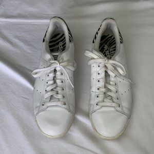 Men’s white & zebra Adidas Stan Smith shoes SZ 8.5